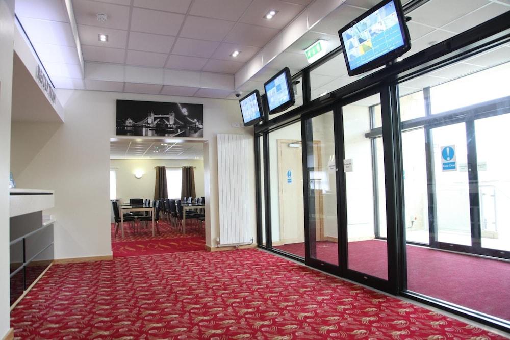 הודרספילד Cambridge Hotel מראה חיצוני תמונה
