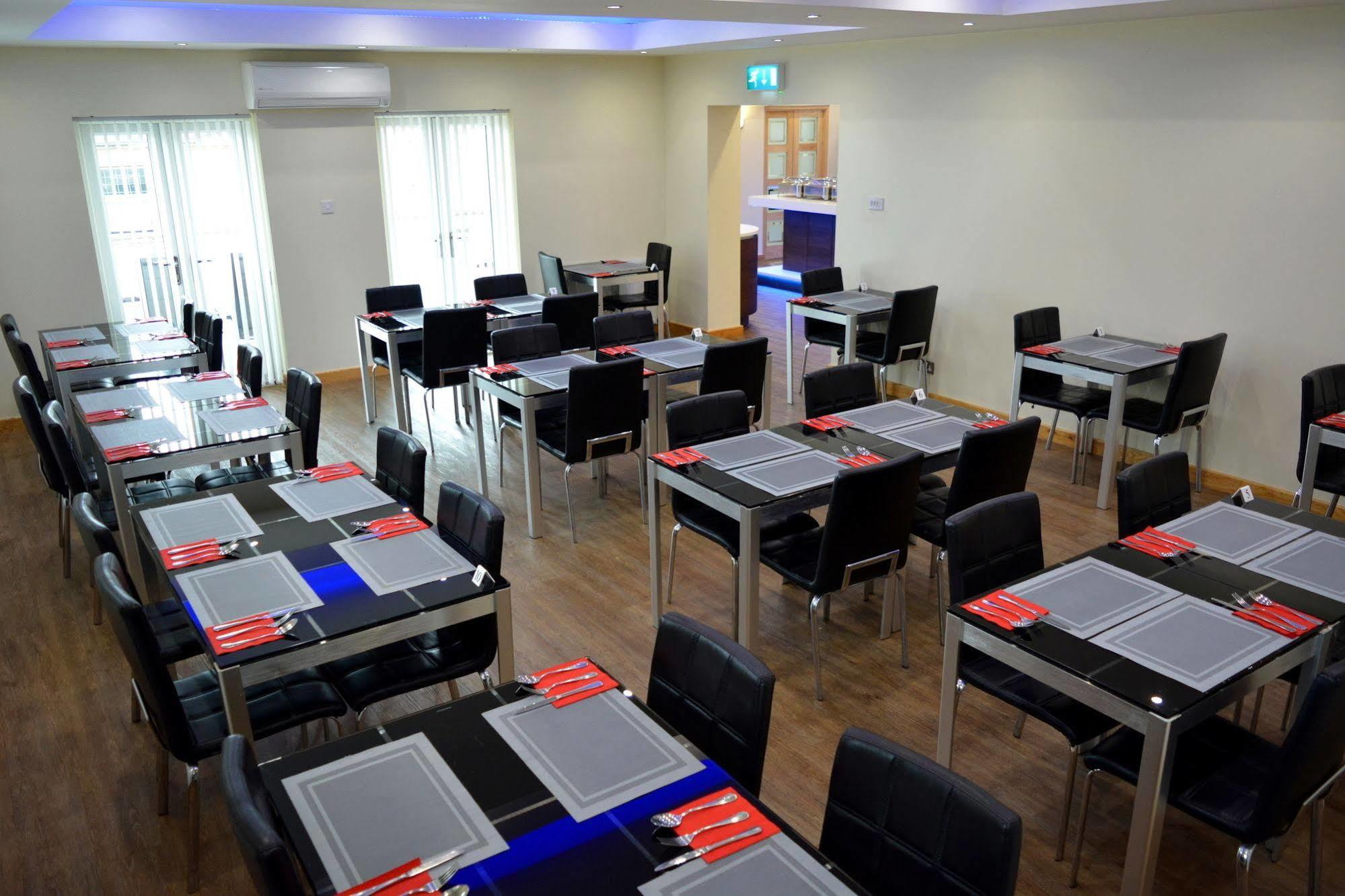 הודרספילד Cambridge Hotel מראה חיצוני תמונה