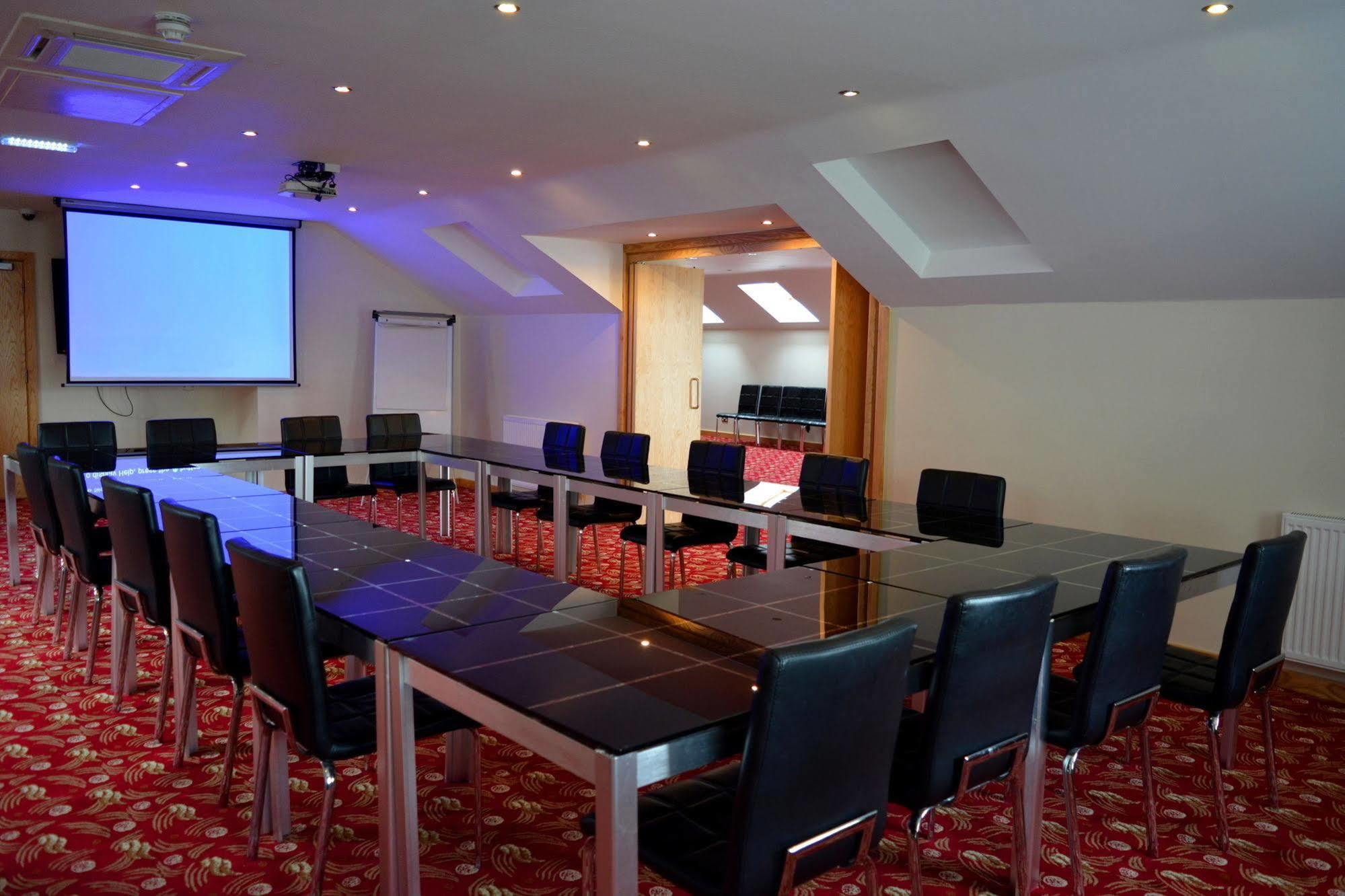 הודרספילד Cambridge Hotel מראה חיצוני תמונה