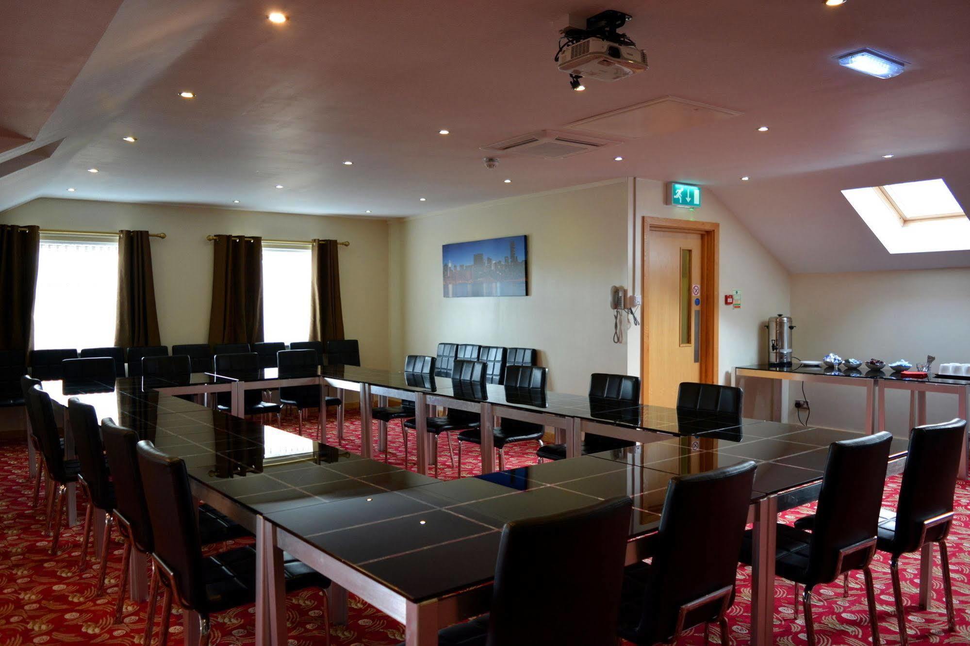 הודרספילד Cambridge Hotel מראה חיצוני תמונה
