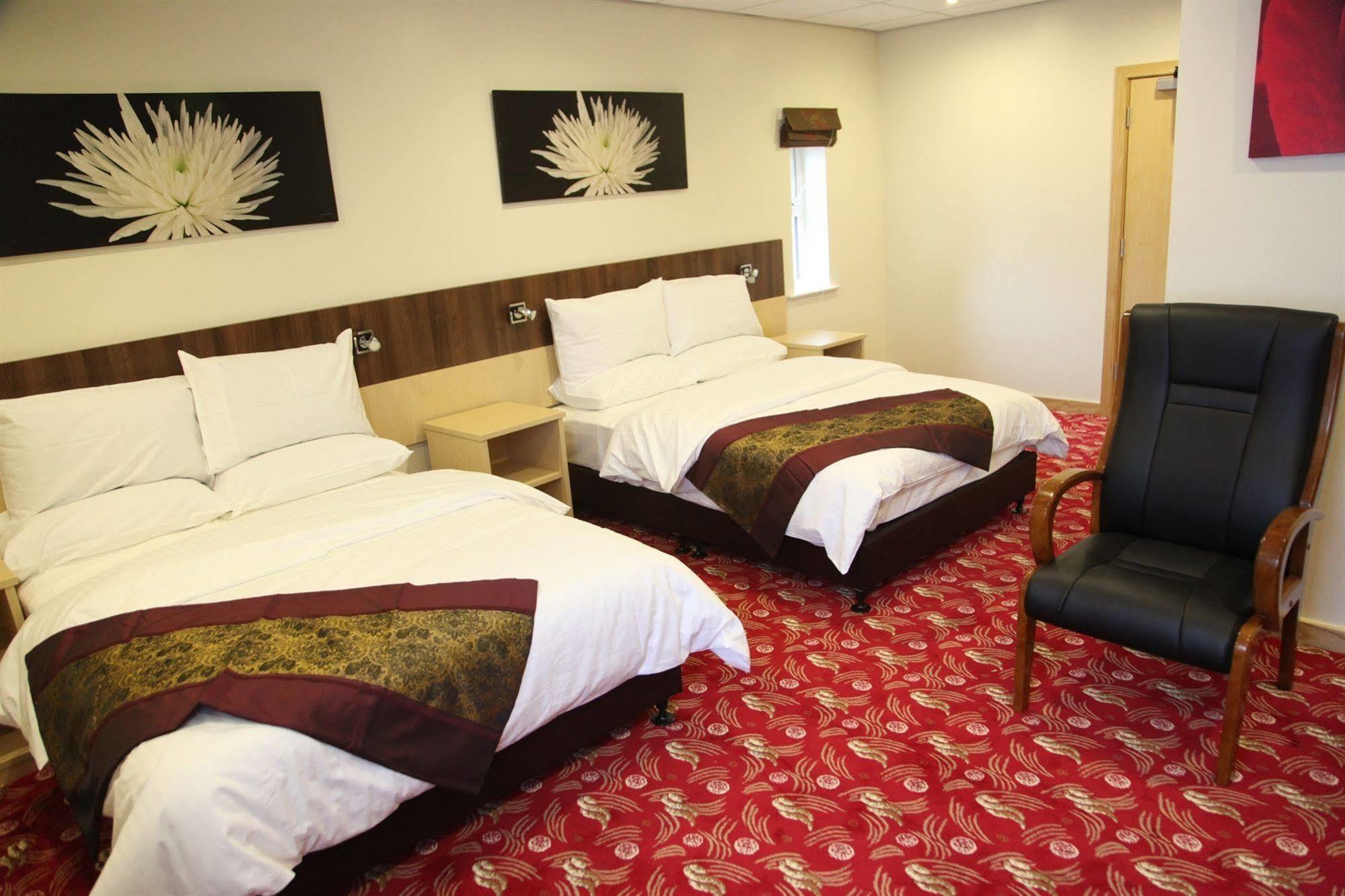 הודרספילד Cambridge Hotel מראה חיצוני תמונה